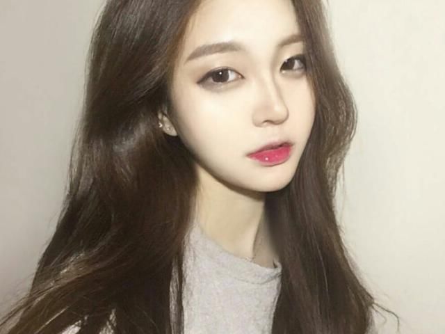 女生脸上有这“3标志”，天生“长发女神”，难怪异性缘不断