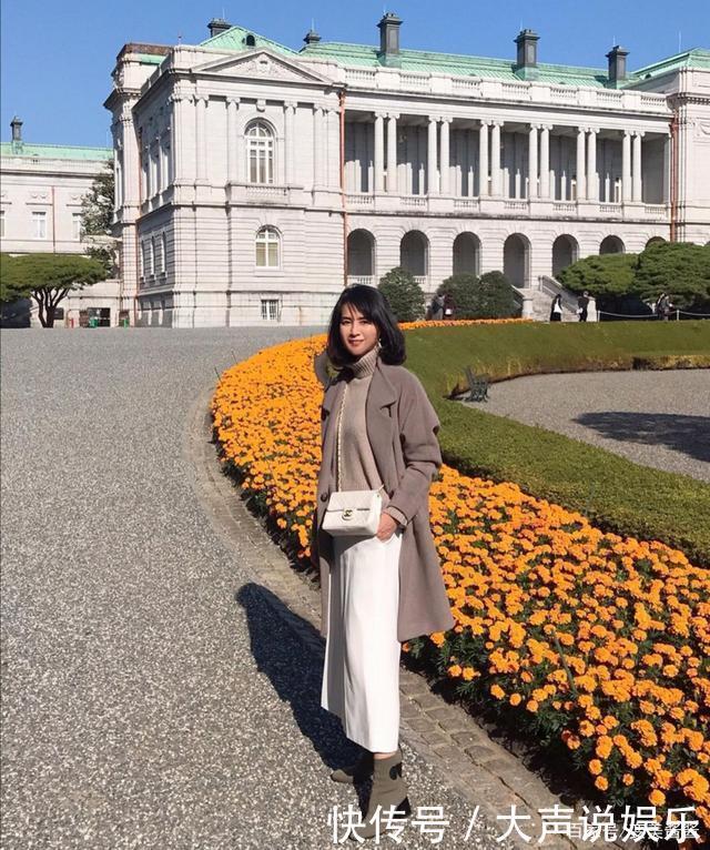 50岁女人穿大衣别太老套!学会这几点,你也能穿得优雅又从容