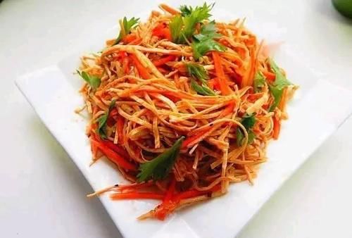 食物|女性不想早衰老,多吃3种食物,补充营养,调理肠胃,增强体质