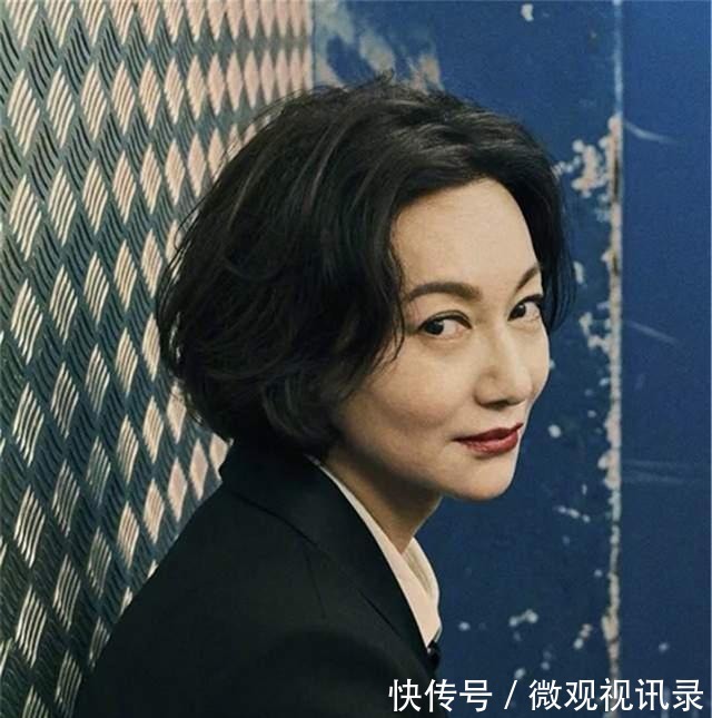 发量|30+的女性别再做土气的造型了,这样的发型才显气质