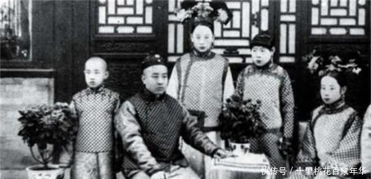 总管|比李莲英还牛的总管太监,生活极其奢靡,晚年靠煎饼果子度日!