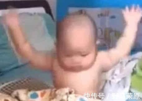 头发|调皮妈妈偷偷给宝宝剃了个光头,宝宝醒来后的一系列反应太逗了