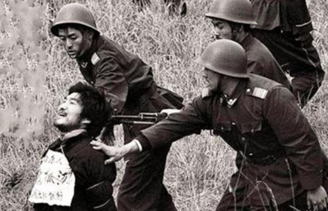  枪毙|史上最牛死囚，枪毙前大喊我用“开锁绝技”换一命，公安成交