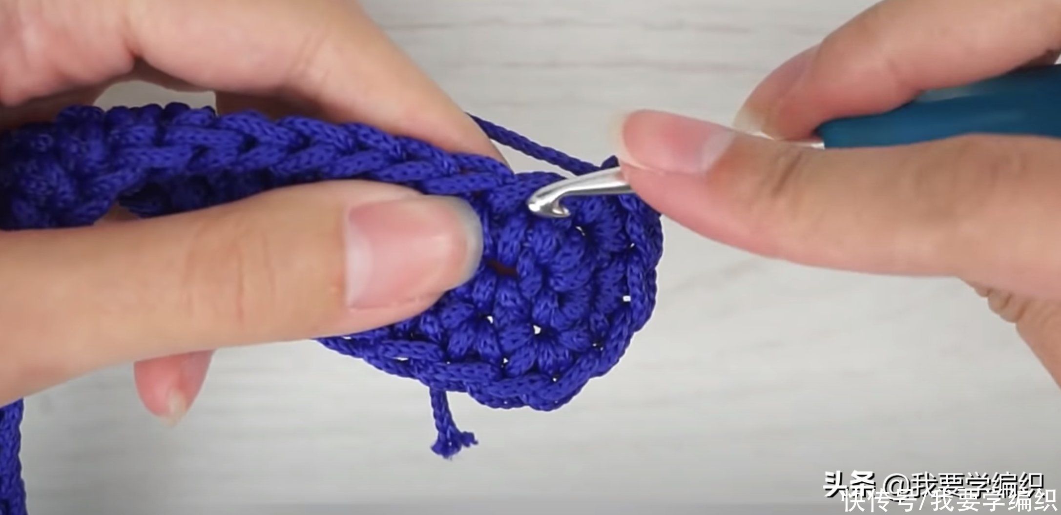 小包|洋气的链条小包自己就能钩一个，折叠链接包教程，容量一点也不小