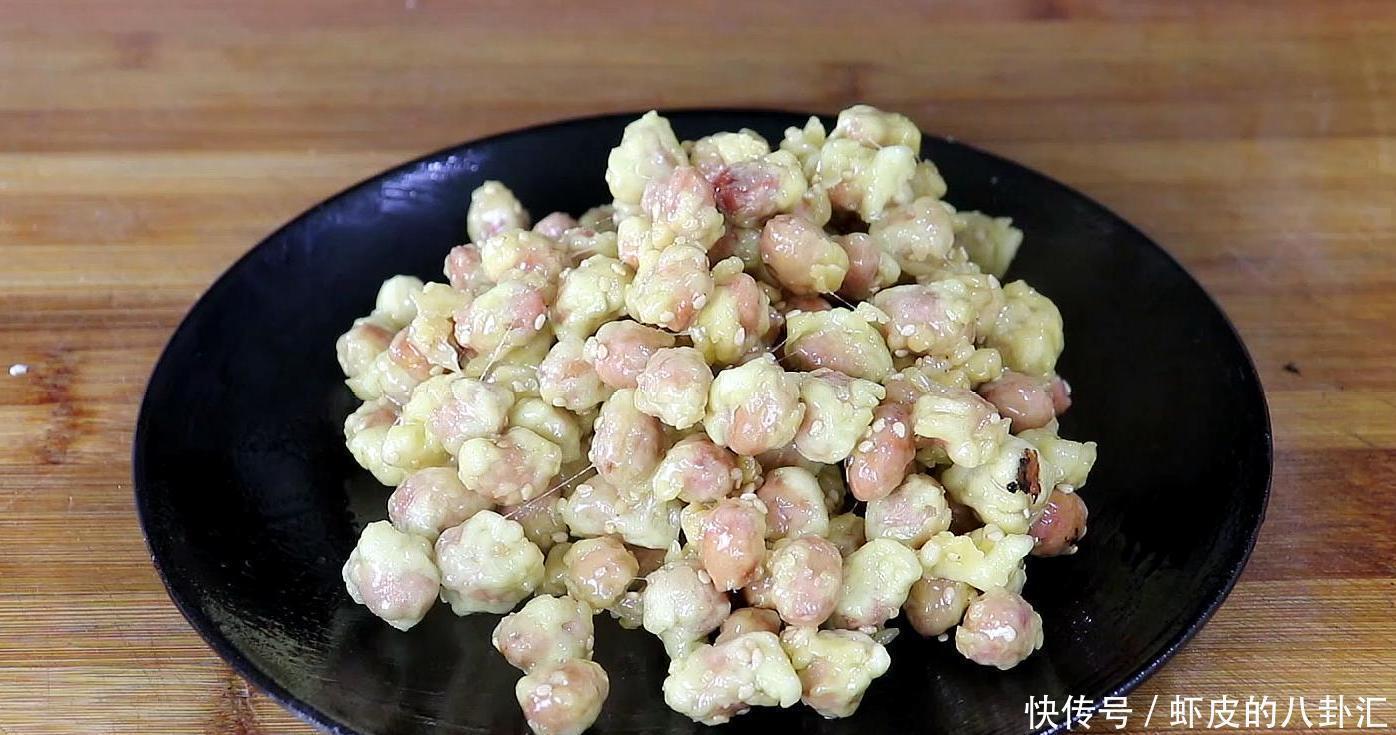 1碗花生米，1个鸡蛋，筷子一搅，百吃不厌，做饭特别受欢迎