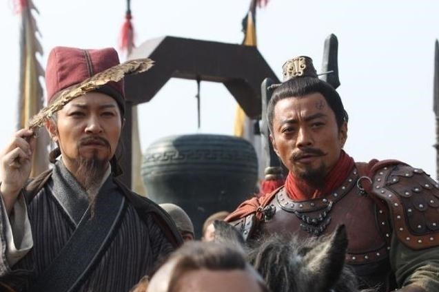 四大名著#晁盖不愿意传位给宋江,是因为心中已有人选,但是此人太过软弱!