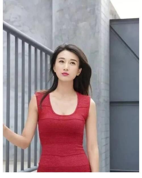山东卫视美女主持人：东辰