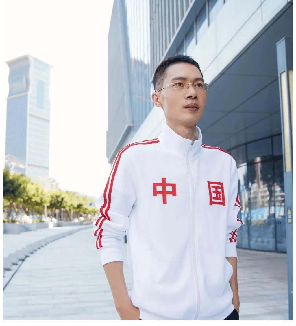 美妆博主|直播带货界新内卷，虚拟偶像成美妆博主，鸿星尔克却每天掉粉1万