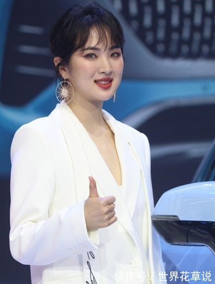 搭配 “华为小公主”姚安娜,进军娱乐圈,颜值挺高气质也不错!