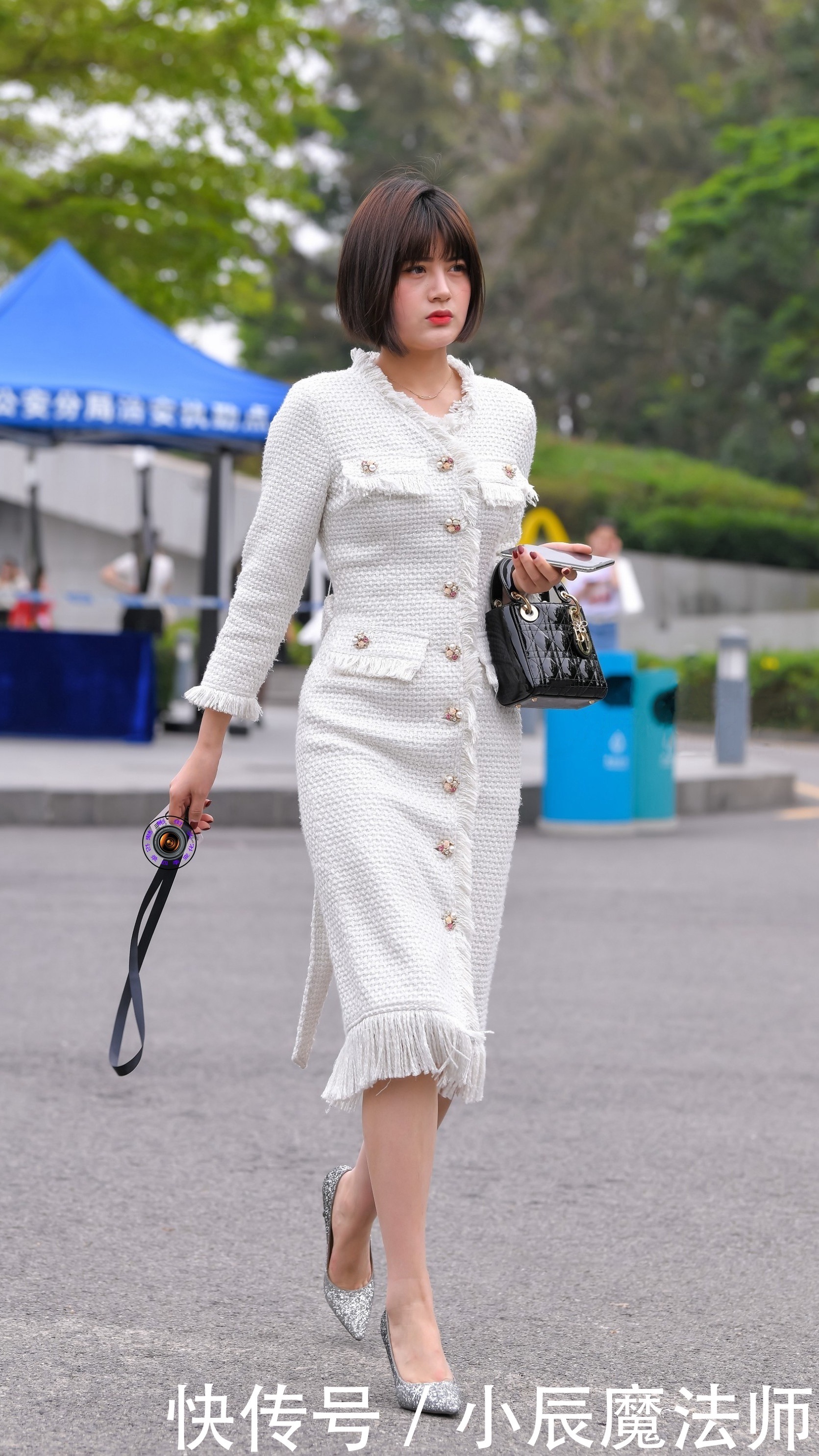 时节|初冬时节,粗花呢连衣裙搭配尖头细跟鞋,时髦保暖穿出气质美