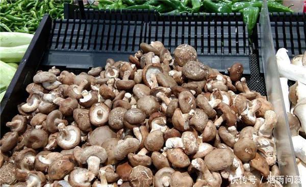懂行人挑香菇不看大小，认准这3点，香菇鲜嫩肥厚，特好吃
