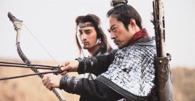 豹子头|方腊麾下第一猛将,连斩13名梁山好汉,武艺不输豹子头林冲