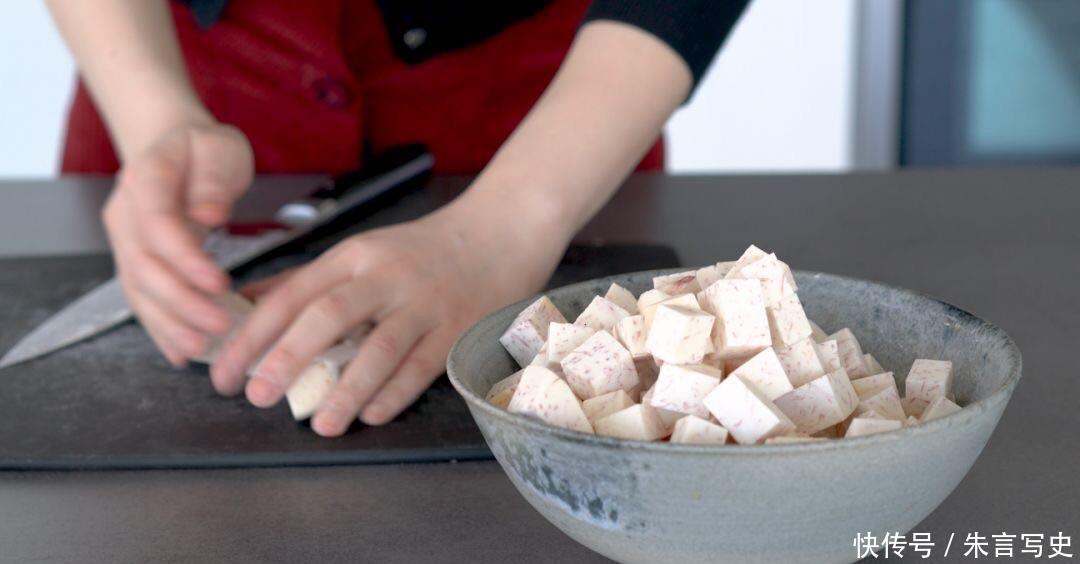 炒出香味|广东人的年味来源于糕点,口感软糯香润,这个芋头糕,你得尝尝