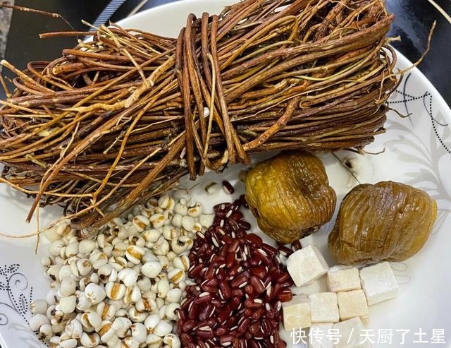 排骨|分享4道廣東人都愛煲的“雞骨草”老火靚湯,清熱祛濕又養肝!