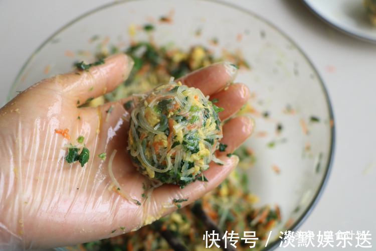 团子|5月最馋懒人早餐，不揉面不发面，5分钟出锅，一次吃5个不过瘾