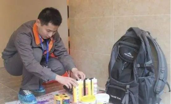 我们的家|瓷砖美缝不要请师傅做了,自己动手简单又方便,至少能省一半钱