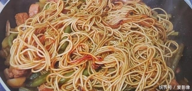 大厨|豆角焖面,是直接焖还是先煮面都不对30年大厨教你这样做
