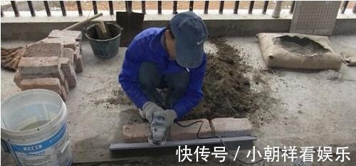 勾缝|新房装修时，看到师傅这样贴瓷砖，业主就知道这手艺一定很好