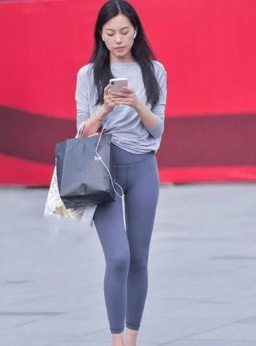 紧致|身材紧致的美女穿瑜伽裤，时尚性感又迷人，尽显女神魅力