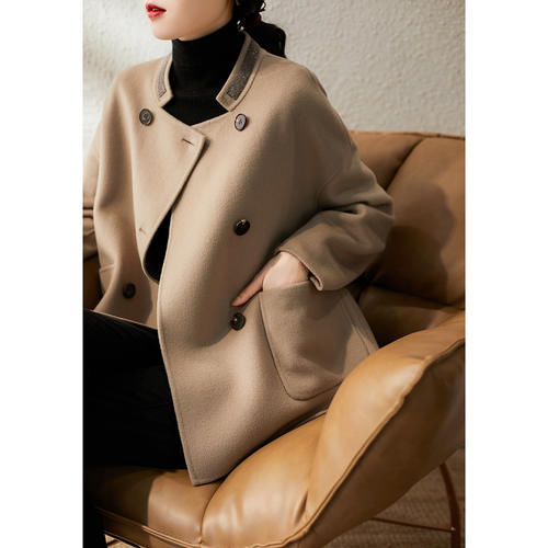 秋冬通勤这样穿，高级又养眼，你和女神的距离就只差一身穿搭