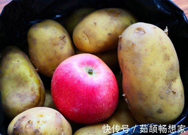 通风处|家里的土豆放久了就长芽了教你3招，久放也不长芽不变色