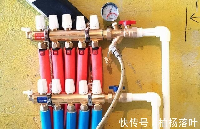 安装|地暖被扒掉,更多人开始装暖气片业主坦言,有4点地暖比不了