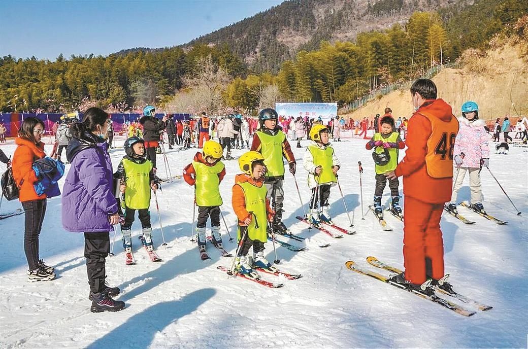 温泉|吃吊锅、滑雪场、泡温泉，湖北罗田打造“冰火两重天”冬季旅游产品