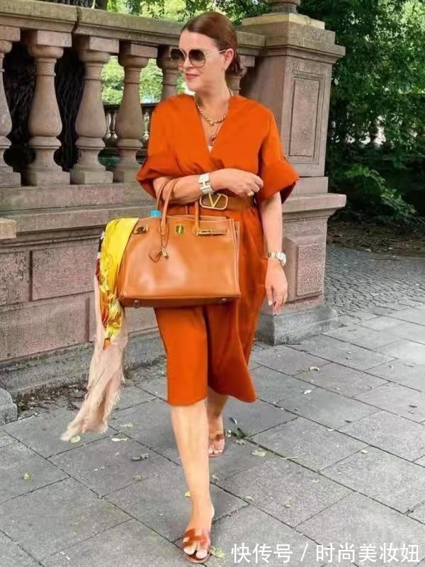 微胖身材|没想到,微胖身材长相平平,这样穿竟优雅又知性,不许你错过