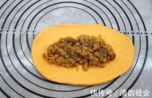 面包|用苹果当馅做的美食，我和孩子尝一口后抢着吃，天天吃也不够