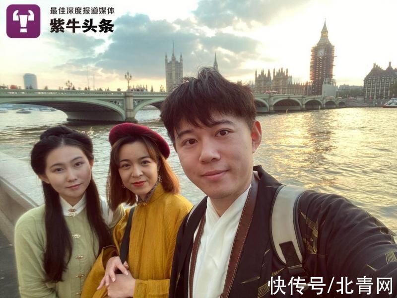 中国传统文化#三名95后留学生在伦敦摆摊卖汉服 不为赚钱只为“吆喝”中华传统文化