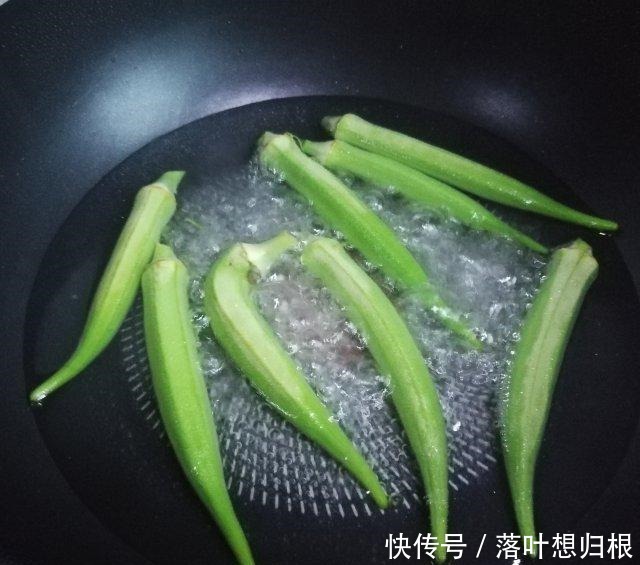 中式汉堡,来一碗玉米糊,早餐OK