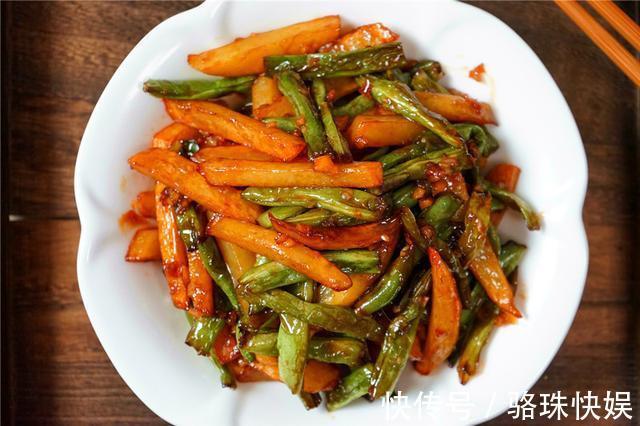 豆角|土豆烧豆角,炸得酥而不焦,口感咸香适度,这几步学会上桌就抢光