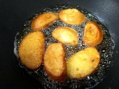 馒头片不要直接下锅炸,多加一步,焦黄酥脆不油腻,比炸油条还香