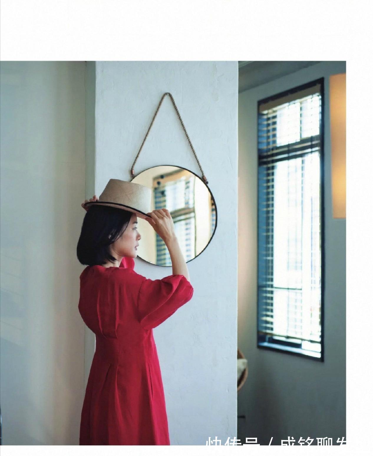 连衣裙|五十岁颜值普通的女性,学会这几种简单的打扮,有气质又显高级感