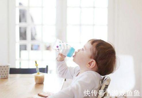 母乳|宝宝满一周岁后,家长的喂养方式需调整,家长谨记3少2坚持