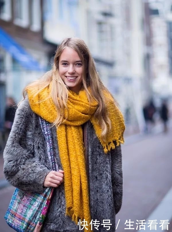 灰色大衣|原来围巾和大衣这么配,让你轻松撩到男神!女人最热爱的就属它了