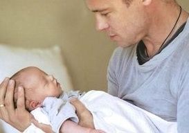 母乳|哺乳期里的新生儿,吃得太多反而不利于发育,三个表现暗示吃多了