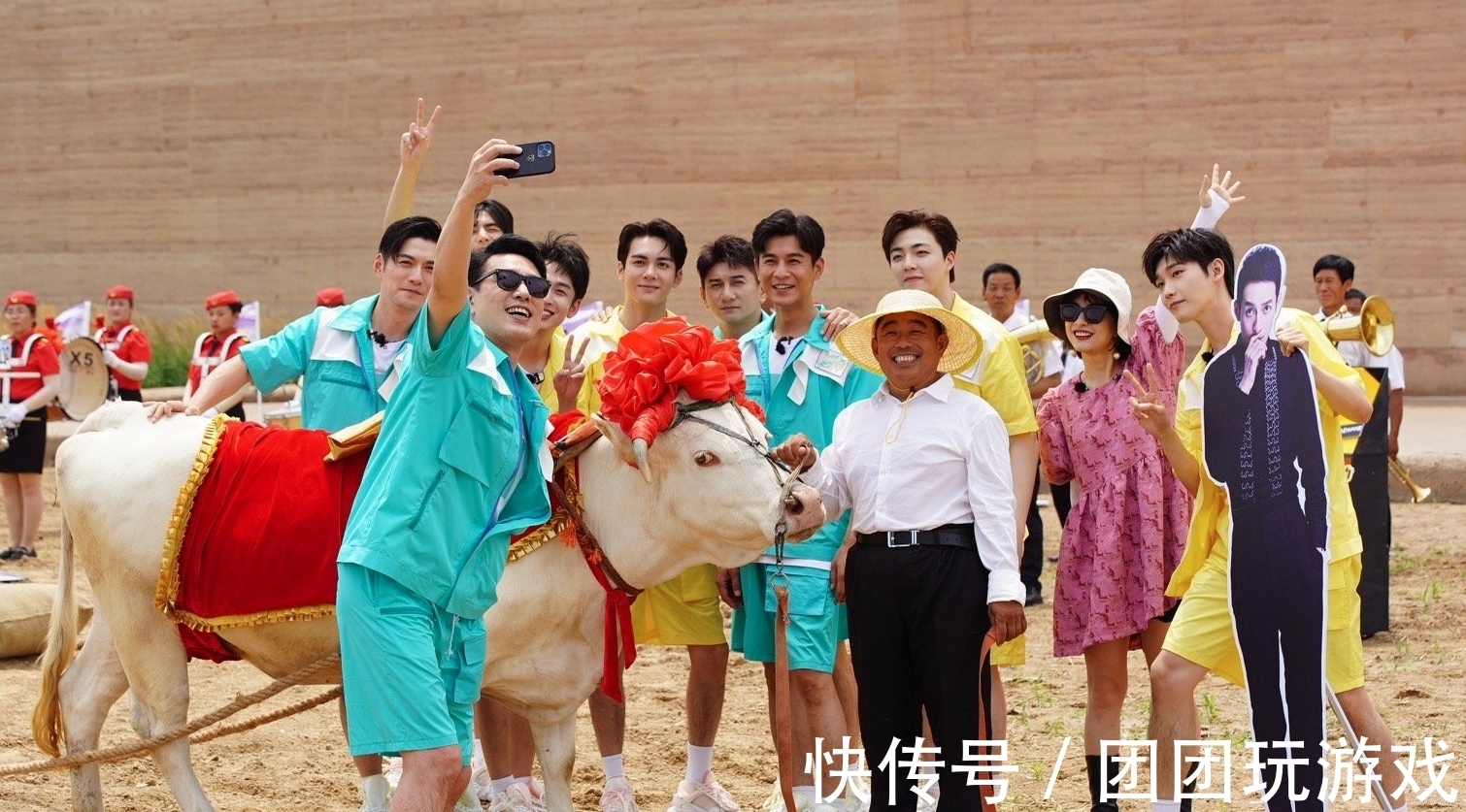 王潮歌|《牛气满满的哥哥》录制,曾舜晞陈立农邢昭林同框,期待值拉满