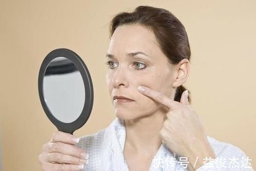 臀部|女性衰老时，下半身会发生什么变化？多数人有四个共同点