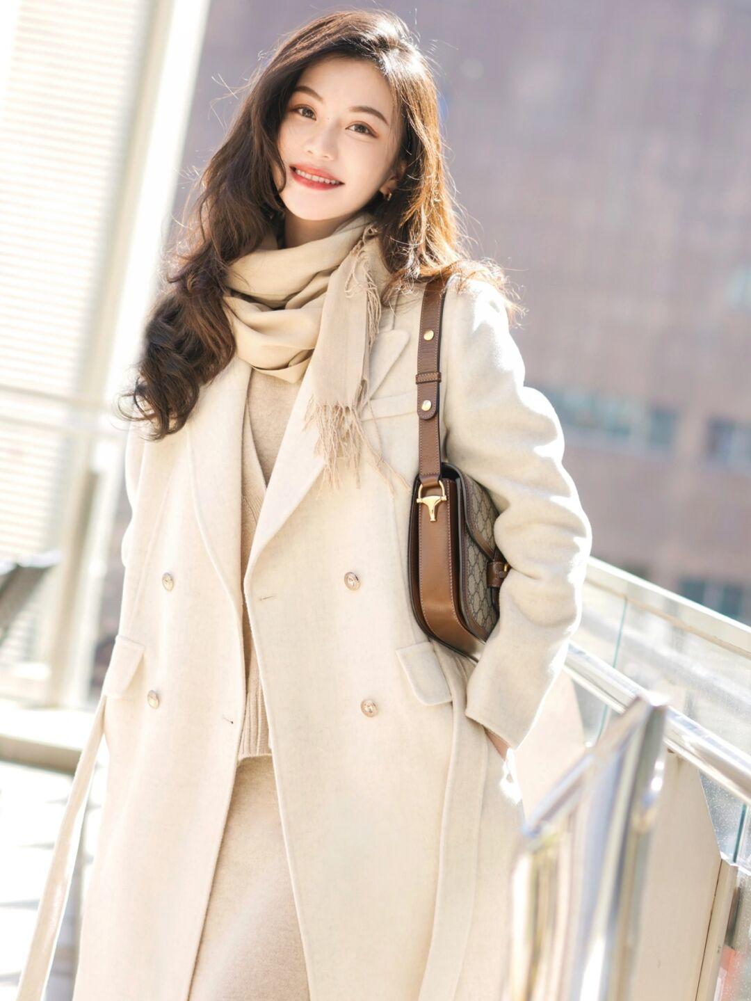 半身裙 穿衣懂搭配气质更出众,看看这些优雅高级的大衣搭配,保暖又时髦