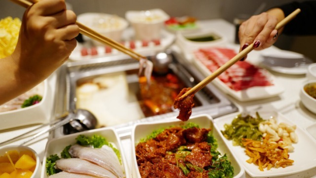 碳水化合物|大鱼大肉并非高血脂“根源”，这3物才是，劝你管住嘴，莫贪吃