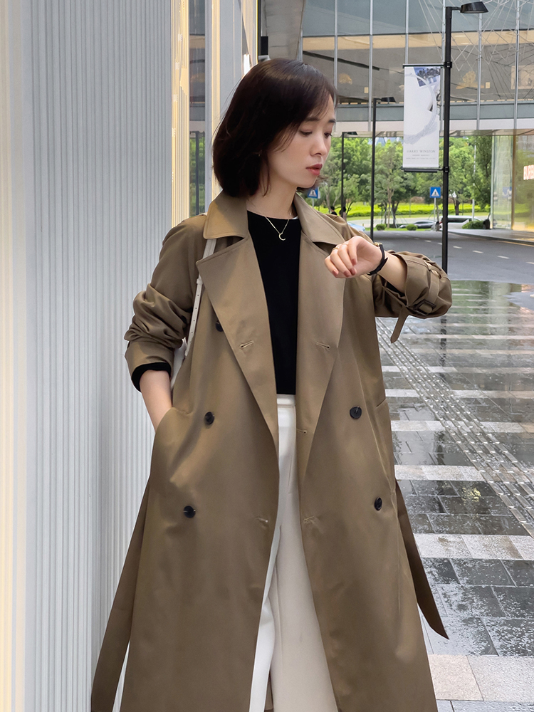 小蛮腰|秋天穿搭温度与风度并存,毛衣开衫搭配九分裤保暖舒适,漂亮大气