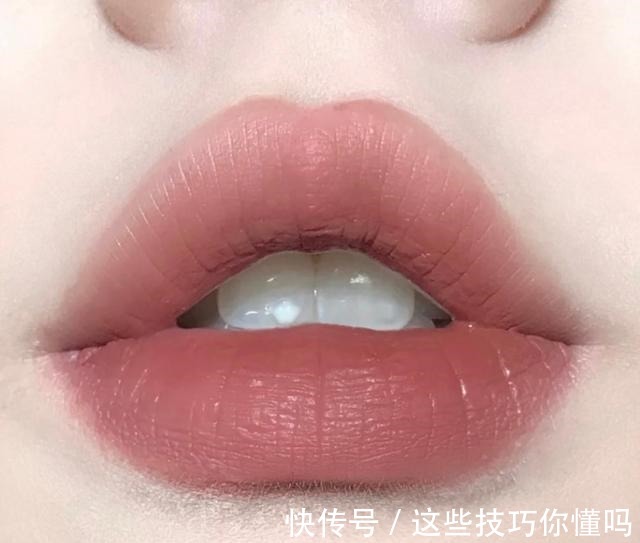 断货王 2021口红别再涂红棕色了,今年流行奶棕色,显白高级又优雅!
