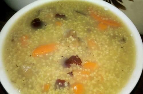 补肾|小米煮粥加“此物”,健脾胃、补肾明目,吃的更香睡得更好了