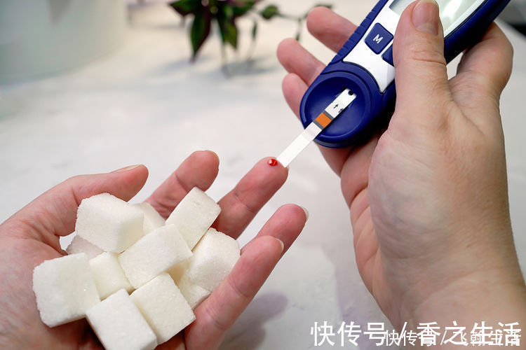血糖升高|糖尿病人早餐吃什么这3种早餐千万不能碰，直接导致血糖爆表
