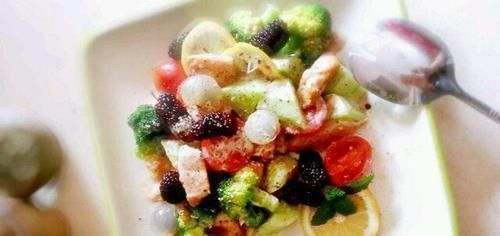 鞣酸|鸡肉易被人体吸收，能有效预防心血管疾病，鸡肉和哪些食物相克