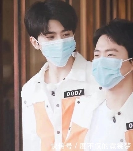 蔡徐坤|郭麒麟回归《跑男》,获蔡徐坤搂肩,沙溢也晒“砂锅菜”自拍合影