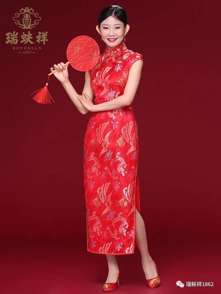 高级定制中式婚服，让您成为全场最美的新娘！