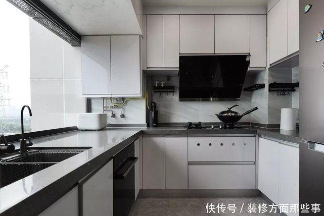 三居室|91平经典是黑白灰三居室, 巧妙地将生活形态与视觉美学相融