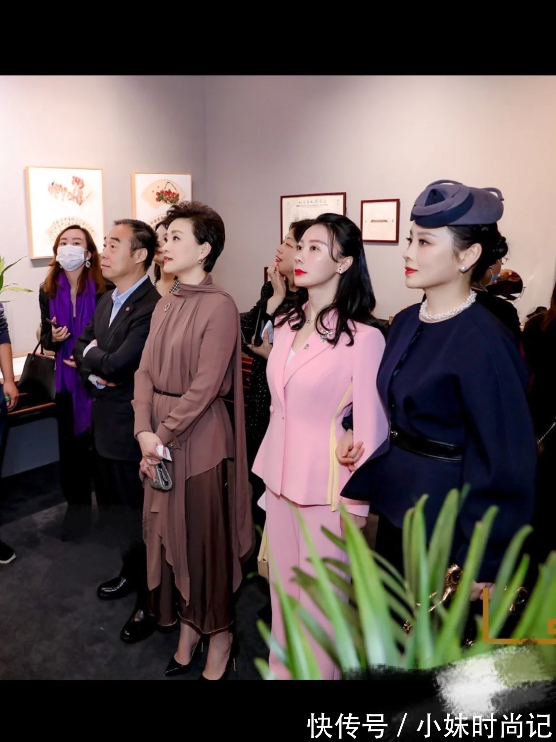 长裙|杨澜真会包装,50+穿长裙踩高跟鞋还这么漂亮,气质高级优雅!